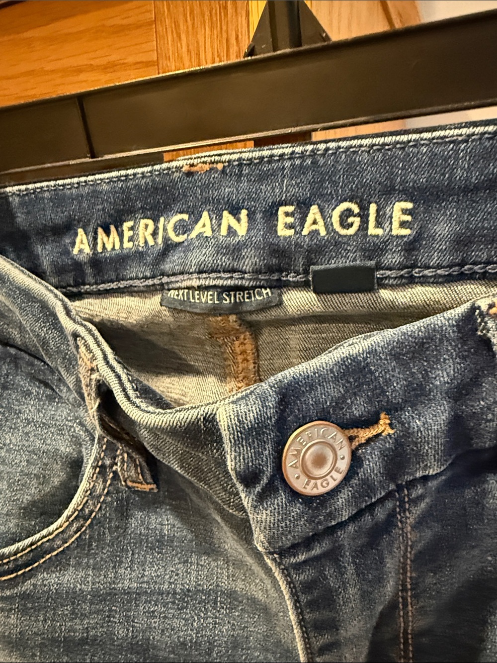 American Eagle Outfitters Women's Medium Blue Skinny Jeans size 6Short - Picture 3 of 7